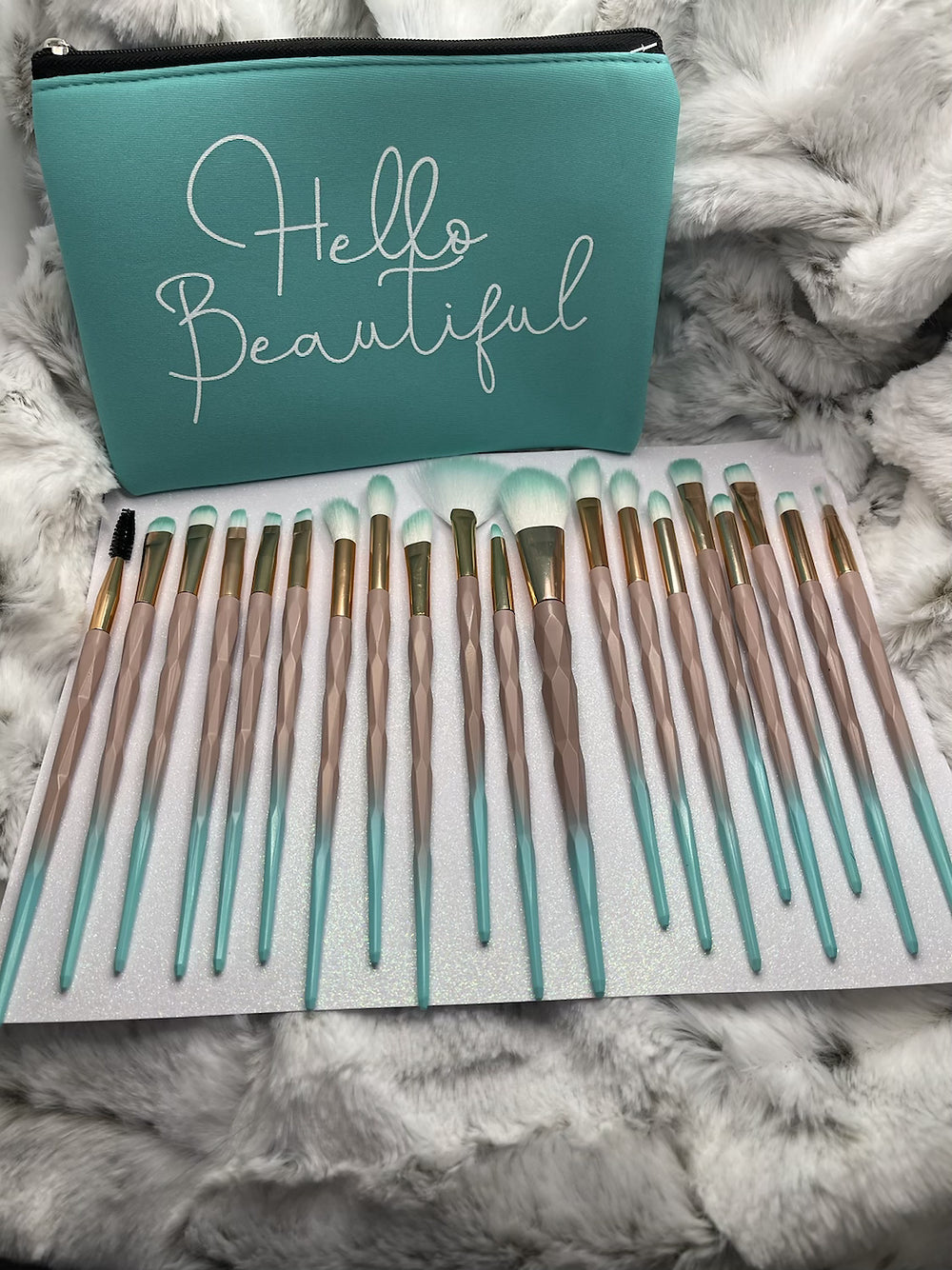 Hello Beautiful Make Up Brushes